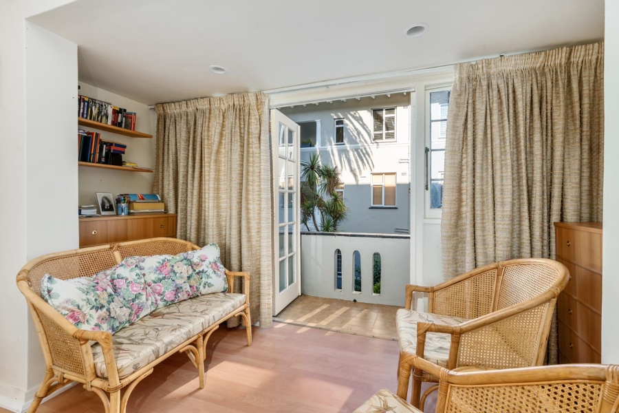 2 Bedroom Property for Sale in Sea Point Western Cape